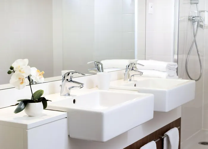 Citadines Centre מלון דירות ליל