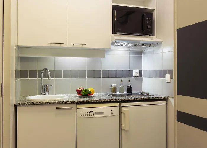 Citadines Centre מלון דירות ליל